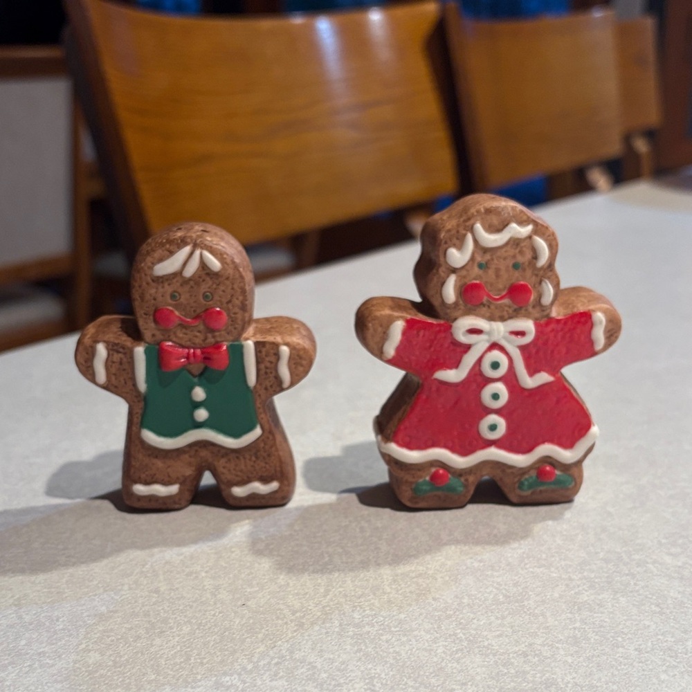 Charming Gingerbread Couple Holiday Decor Like New